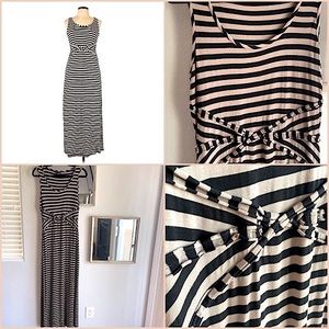 SPENSE 🖤🤎Striped Maxi w/ flattering waist detail
